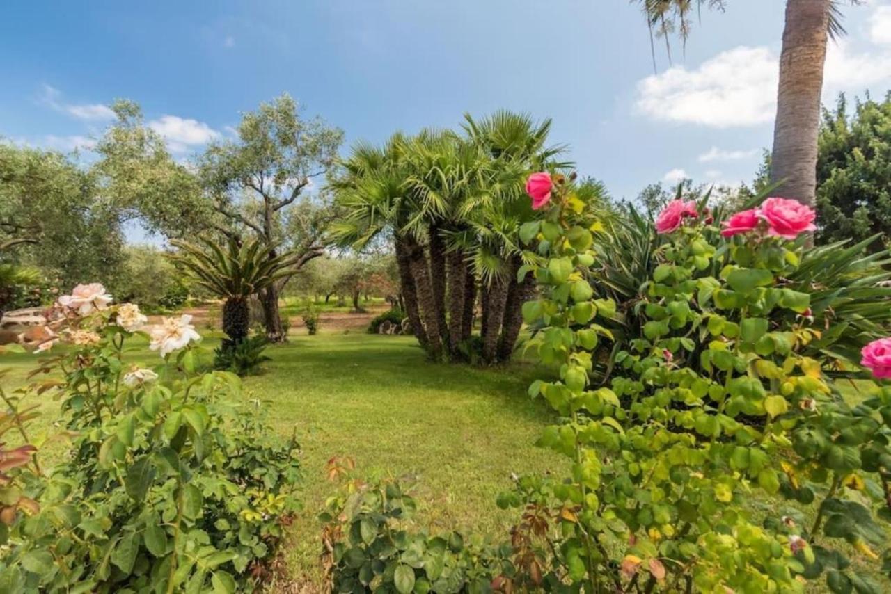 Villa Con Immenso Giardino Орозей Екстер'єр фото