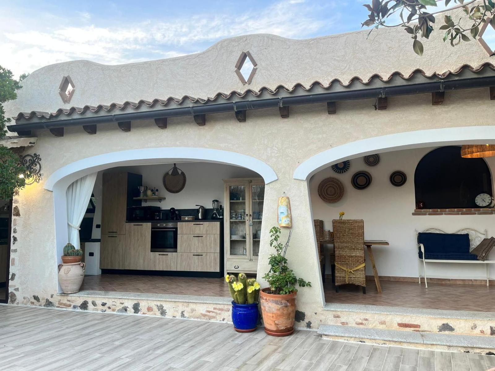 Villa Con Immenso Giardino Орозей Екстер'єр фото
